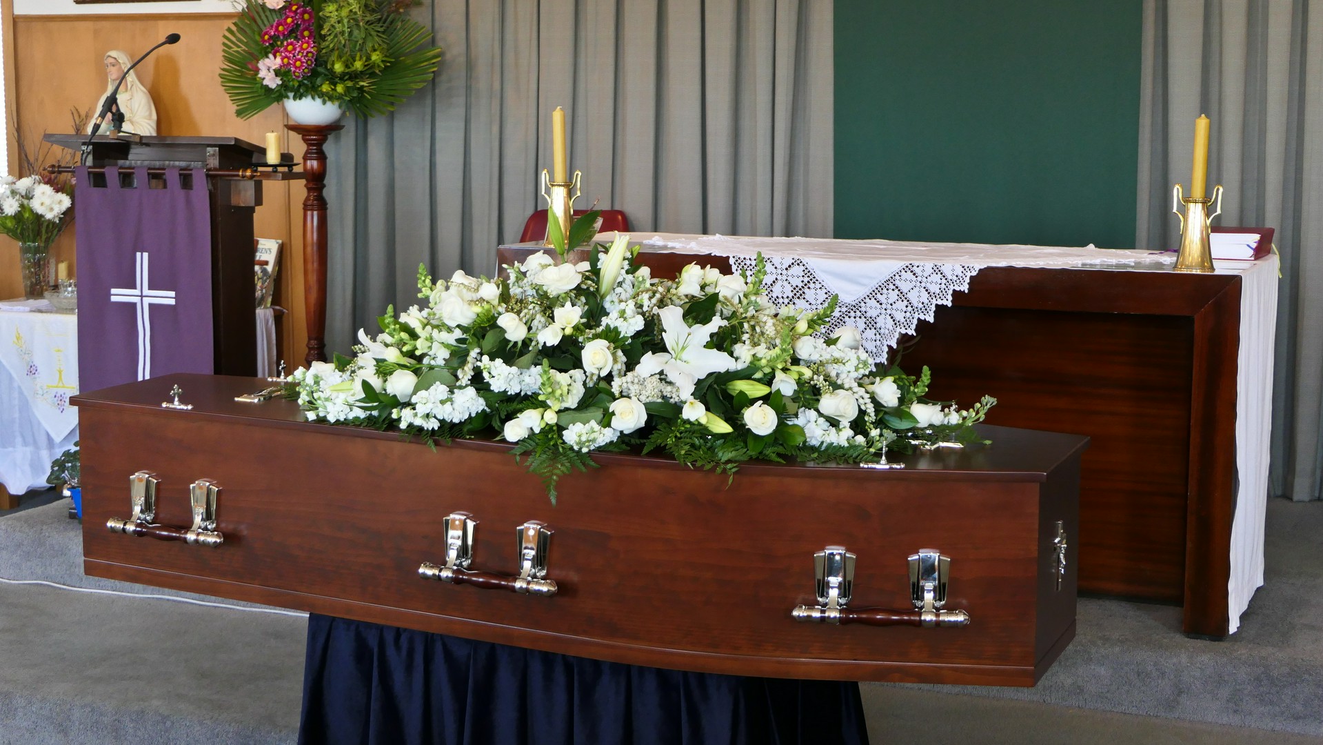 Rodzaje pogrzebów w Polsce – jak wybrać właściwą formę pożegnania