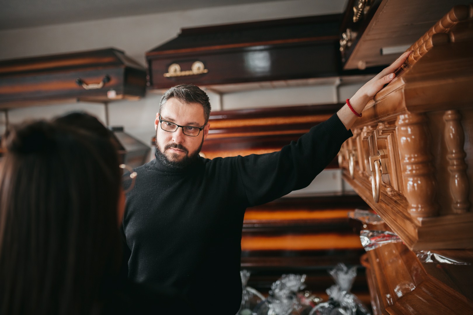 Czym kierować się przy wyborze zakładu pogrzebowego?